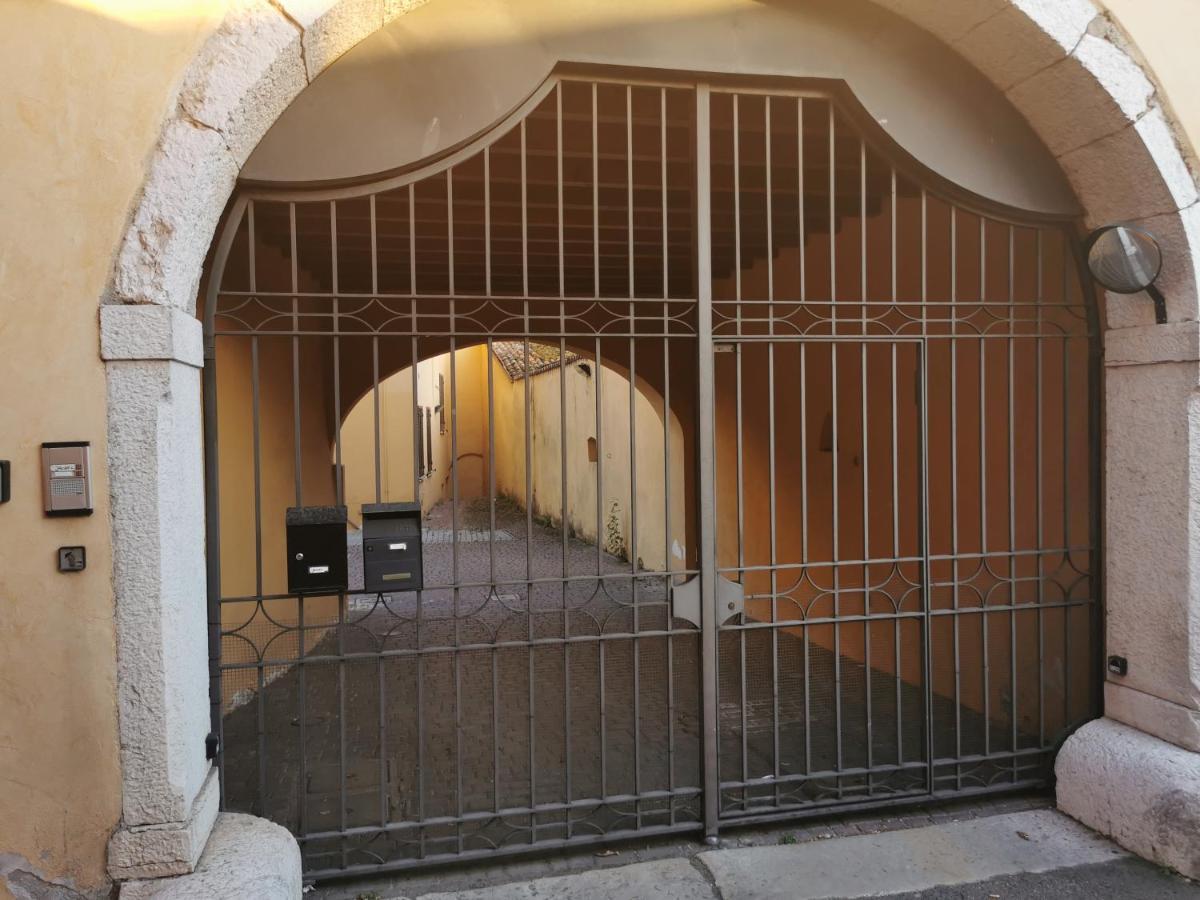 Fontanone Apartment Лонато Екстер'єр фото